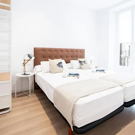 Avenida Luxury Center - Sshousing *