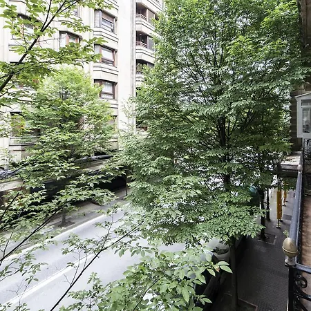 Avenida Luxury Center - Sshousing Apartment